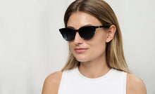Load image into Gallery viewer, Karen Simonsen - Saronno - Retro Sunglasses