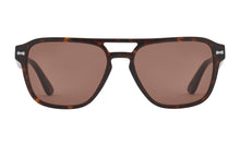 Indlæs billede til gallerivisning PREGO solbrille i farven Dark Tortoise Brown fremstillet af bomuldsbaseret acetat. Tyske fjederhængsler på stængerne kombineret med vores kendte kvalitet giver mulighed for individuelt tilpasning så din solbrille altid sidder perfekt. De matchende solglas beskytter øjnene mod solens skadelige UV stråler. Har du brug for styrke i dine PREGO solbriller så kontakt din lokale optiker. Vi samarbejder internationalt med de bedste optikere.