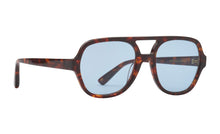 Indlæs billede til gallerivisning PREGO solbrille i farven Tortoise Marrone fremstillet af bomuldsbaseret acetat. Vores kendte kvalitet giver mulighed for individuelt tilpasning så din solbrille altid sidder perfekt. De matchende blå solglas beskytter øjnene mod solens skadelige UV stråler. Har du brug for styrke i dine PREGO solbriller så kontakt din lokale optiker. Vi samarbejder internationalt med de bedste optikere.