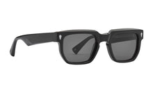 Indlæs billede til gallerivisning PREGO solbrille i farven Stellar Black fremstillet af bomuldsbaseret acetat. Vores kendte kvalitet giver mulighed for individuelt tilpasning så din solbrille altid sidder perfekt. De matchende grå solglas beskytter øjnene mod solens skadelige UV stråler. Har du brug for styrke i dine PREGO solbriller så kontakt din lokale optiker. Vi samarbejder internationalt med de bedste optikere.